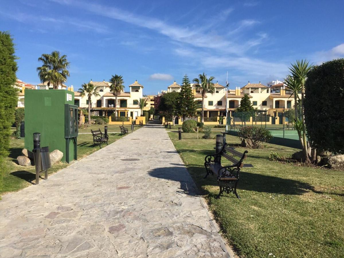 Atlanterra Bajo. Salida Directa. Urbanizacion De Lujo. Piscinas Canchas Padel. Wifi Y A/A Захара де лос Атунес Екстериор снимка