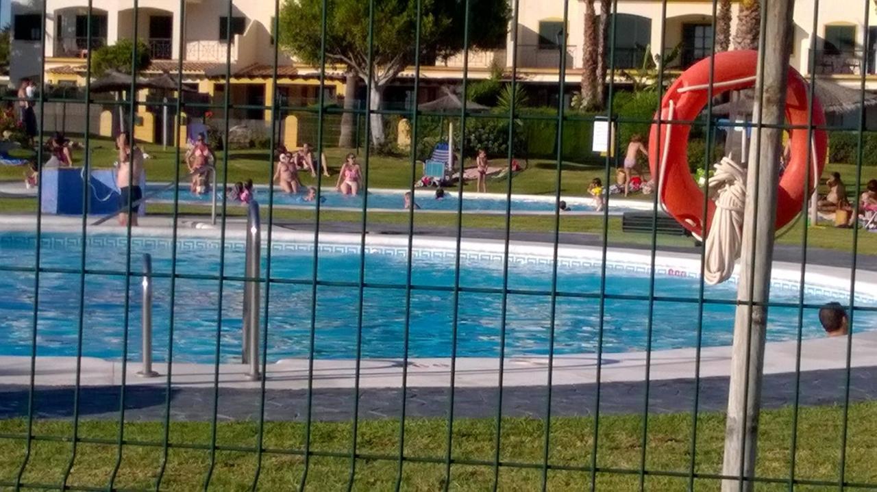 Atlanterra Bajo. Salida Directa. Urbanizacion De Lujo. Piscinas Canchas Padel. Wifi Y A/A Захара де лос Атунес Екстериор снимка