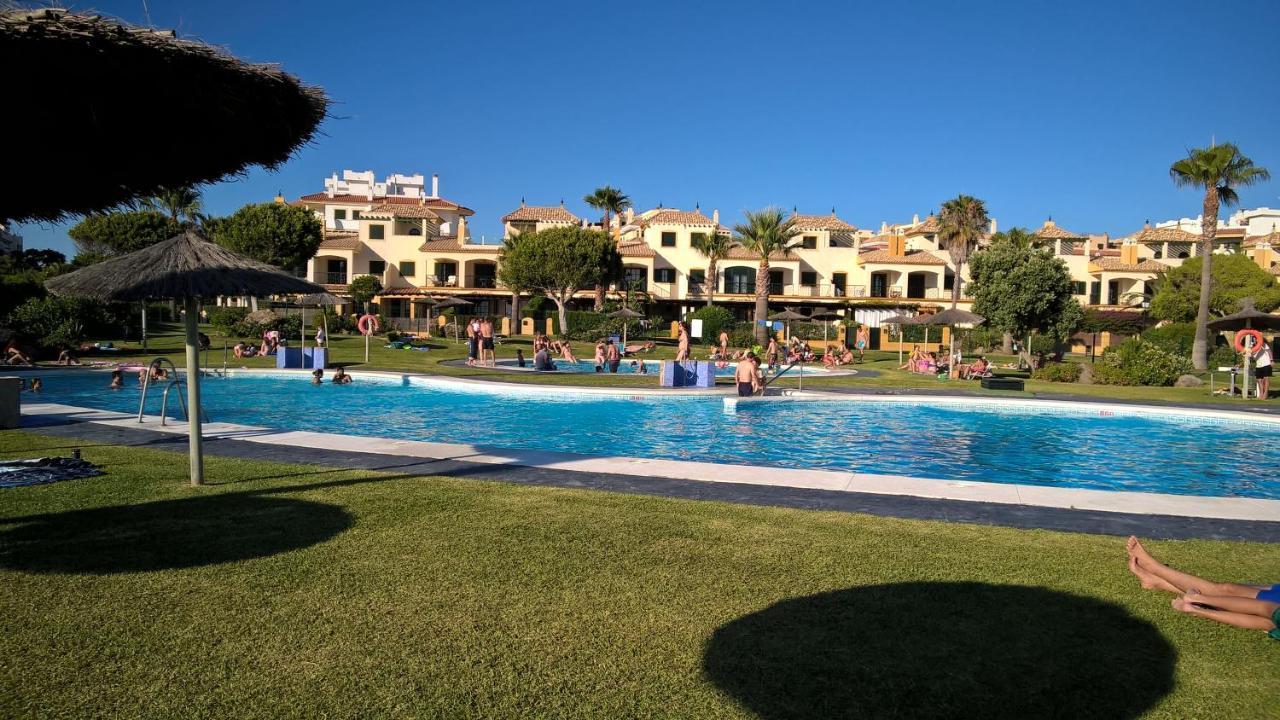 Atlanterra Bajo. Salida Directa. Urbanizacion De Lujo. Piscinas Canchas Padel. Wifi Y A/A Захара де лос Атунес Екстериор снимка